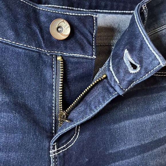 CATO est. 1946 denim jeans w/ whiskering & lots of stretch five pockets low rise - Picture 5 of 11